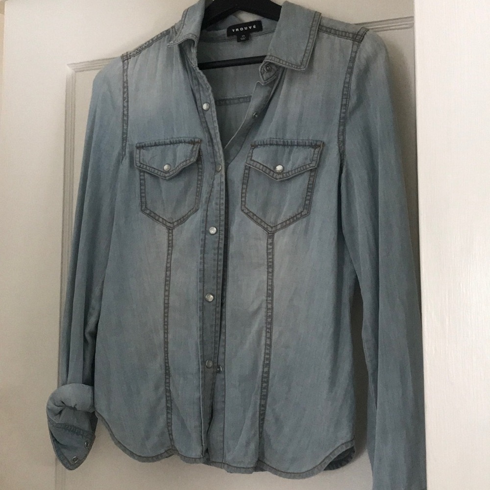 Trouve jean shirt.